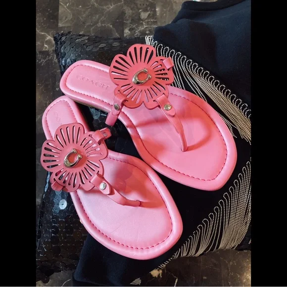 Coach Julia Tea Rose Sandals NWOT - Picture 2 of 13